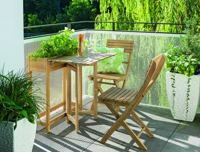 Ein 62-Jähriger stürzte in Breitenwang von einer Terrasse in einen Garten. (Symbolbild) | Foto: Leiner