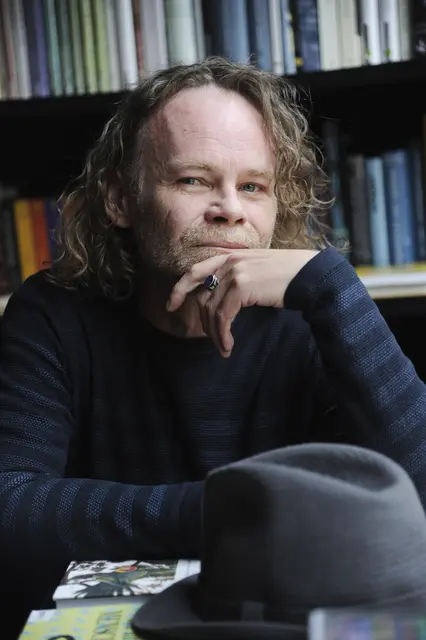 Autor Christoph W. Bauer beleuchtet die komplexen Verflechtungen. | Foto: Fotowerk Aichner