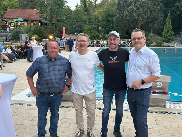 Vizebürgermeister Manuel Erber, die Musiker Poldi Denk, Thomas Putzer und Bürgermeister Peter Hießberger. | Foto: Bernd Dorner