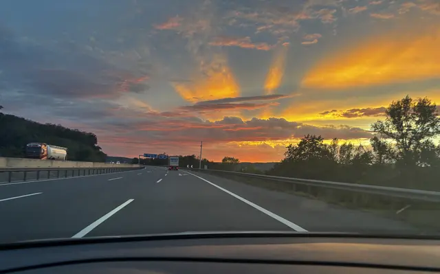 Bis Dezember fällt einer der drei Fahrstreifen weg. | Foto: Dietl-Schuller