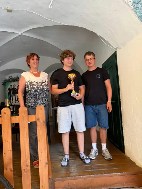 Sogar die Jugend nahm am Schnellschach Turnier teil. | Foto: Privat