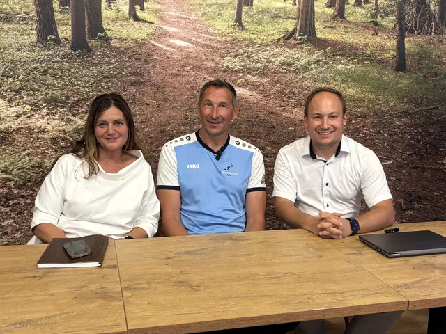 Silvia Magerle, Adi Preschern und Bernhard Kaiser (v.li.) präsentierten die neue Sportkooperation, die Sportanlage und die Pläne für einen künftigen sportlichen Schwerpunkt des Lavantinums. | Foto: MeinBezirk.at/Kerstin Pussnig