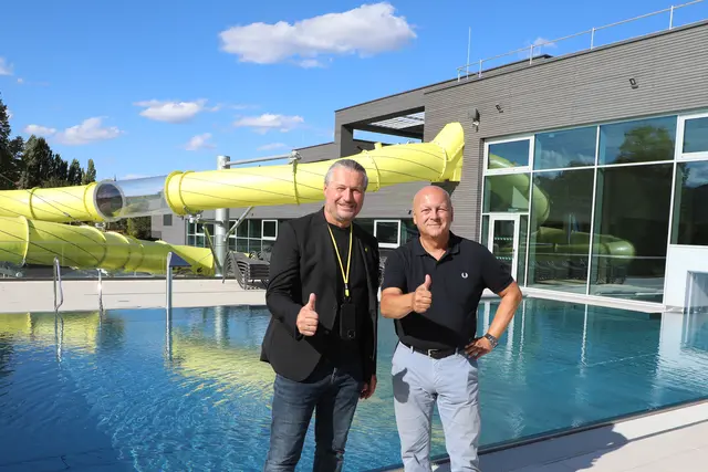 Bürgermeister Peter Molnar und Roland Dewisch (Kremser Freizeitbetriebs GmbH).  | Foto: Stadt Krems