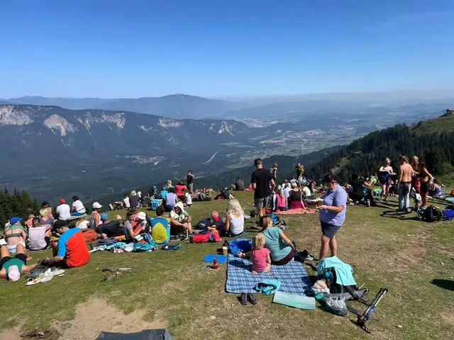 Die Tour 3 führt Wanderbegeisterte aus Österreich, Italien und Slowenien zum Dreiländerpunkt am Dreiländereck. | Foto: Marktgemeinde Arnoldstein