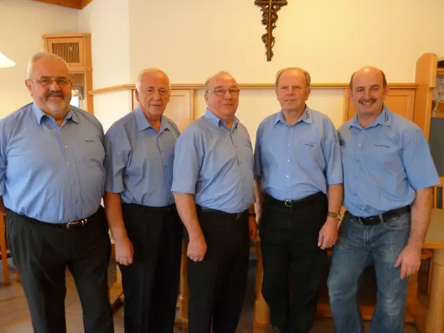 Das Team, dass die "TarockRunde Sauwald" im Jänner 20210 gegründet hat. Links im Bild der heutige Obmann-StellvertreterJosef "Sepp" Lang. | Foto: Lang