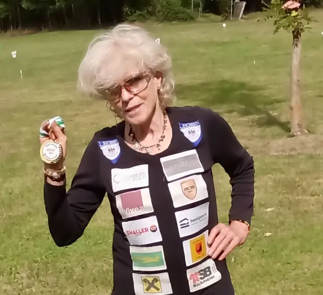 Christa Triebl durfte sich bei der steirischen Berglaufmeisterschaft in Deutschlandsberg über Gold in der Klasse W65 freuen.  | Foto: Christa Triebl