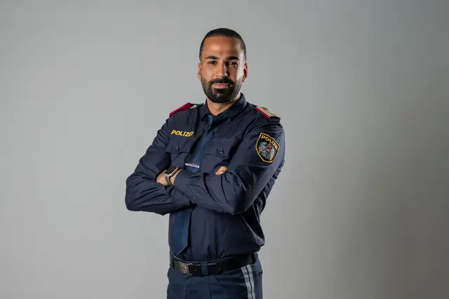 Polizeisprecher Sabri Yorgun teilte mit, dass es ein familiäres Naheverhältnis zwischen dem Opfer und dem Tatverdächtigen gibt.