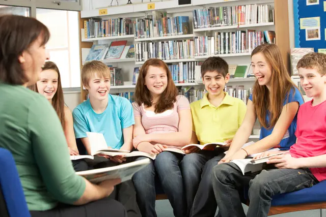 Der Leseclub für Jugendliche „read &amp; chill“ in der Stadtbibliothek Kapfenberg startet wieder im Herbst. | Foto: Adobe Stock (Symbolbild)