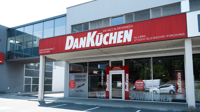 Wohnraum by Lang e.U. in Pirching bei Gleisdorf bietet individuelle Küchenlösungen und durchdachte Familienküchen-Planung. | Foto: Lamaya Studio