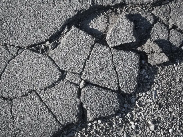 Das Bauvorhaben liegt im Bezirk Gmunden in der Gemeinde Traunkirchen. Die Arbeiten erstrecken sich über rund 1,1 Kilometer. | Foto: smarterpix/FotoAndy (Symbolfoto)