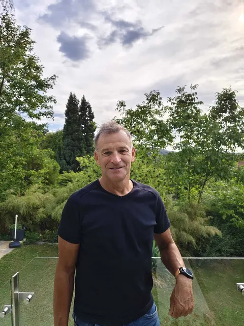 Der Wörderner Triathlet Paul Marouschek zeigt mit 63 Jahren, dass sportliche Ziele kein Ablaufdatum haben.  | Foto: Sadiki-Peckary