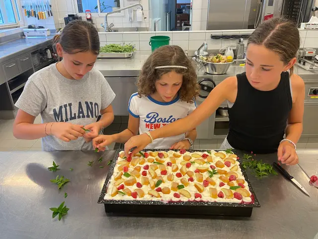 Das von den Kindern zubereitete Beerentiramisu schmeckte köstlich. | Foto: Kulinarisches Sommercamp