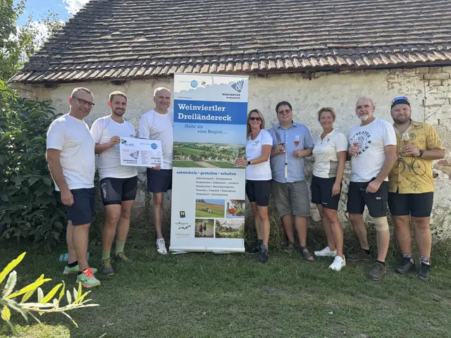 Rund 40 Kilometer mit Genuss: Knapp 70 Teilnehmerinnen und Teilnehmer erkundeten das Weinviertler Dreiländereck mit dem E-Bike. | Foto: WDE