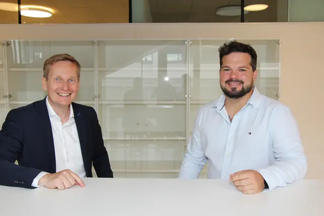 Bürgermeister Markus Ringhofer (li.) mit Direktor Andreas Kaiserreiner. | Foto: Staudinger