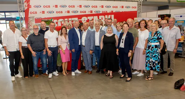 Die Vertreterinnen und Vertreter des ÖGB trafen sich auf der Inform Oberwart am Stand von AK/ÖGB/BFI. | Foto: ÖGB Oberwart-Oberpullendorf/Daniel Fenz