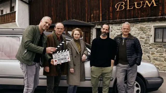 Die Trilogie wurde 2021 als Serie verfilmt.  | Foto: ORF/Mona Film/Barry Films/Stephan Burchardt