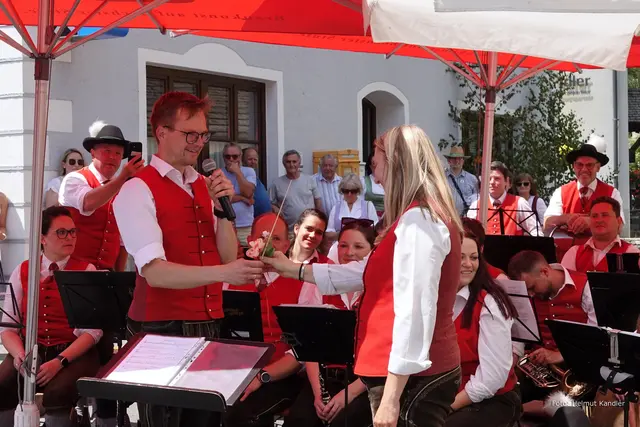 Taktstockübergabe bei der TMK Muhr. | Foto: Helmut Kandler 
