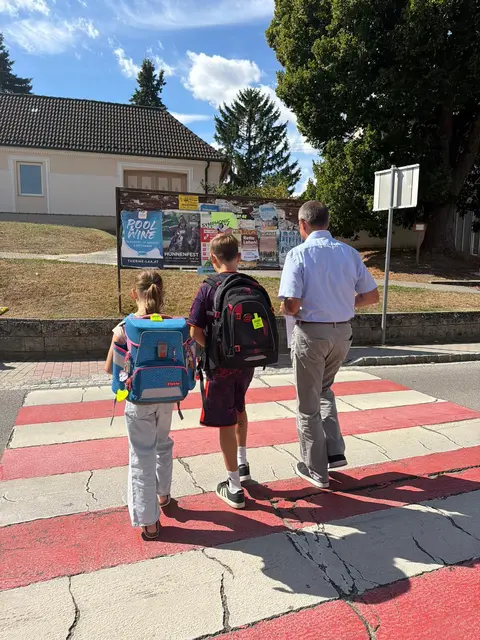 Mehr Rücksicht, weniger Tempo: Gerade auf Schulwegen ist von Autofahrern besondere Aufmerksamkeit gefragt. | Foto: VPNOE
