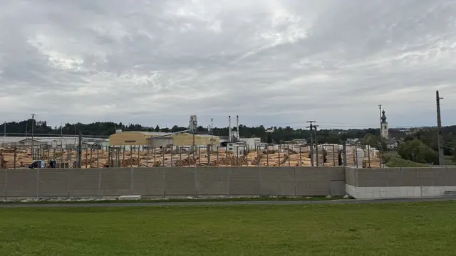 Das Terminal soll im Vöcklamarkter Gewerbegebiet West entstehen.  | Foto: MeinBezirk/Hingsamer