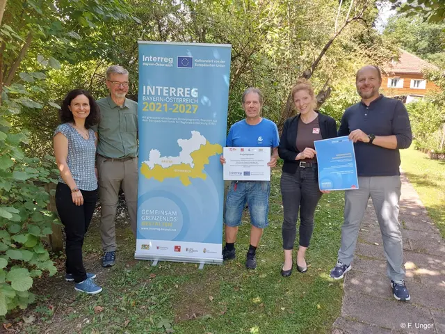 Beim Projektauftakt v. li.: Sabrina Blandau (GF Euregio-Geschäftsstelle Garmisch-Partenkirchen), Ethelbert Babl (Regierung von Schwaben, Naturschutz), Michael Schödl (Landesbund für Vogel- und Naturschutz Bayern, Alpenreferent), Nora Weyer (Alpenzoo Innsbruck, Artenschutzkoordinatorin), Florian Lehne (Amt der Tiroler Landesregierung, Abteilung Umweltschutz) | Foto: F. Unger