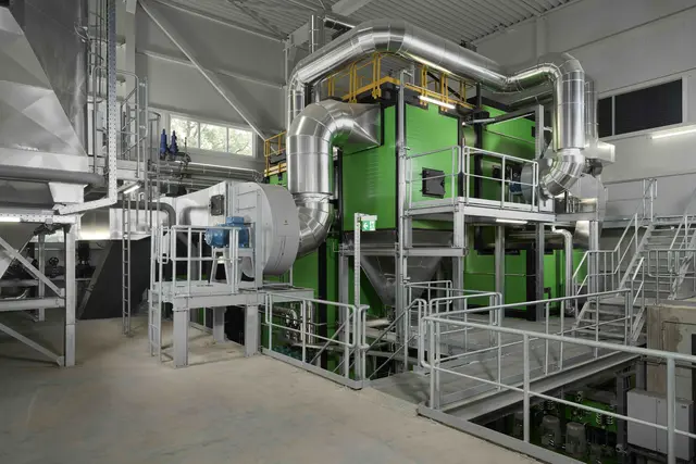 Automatisierung für die Energiegewinnung aus Holz: Grübl Automatisierungstechnik steuert komplexe Biomasseanlagen und macht sämtliche Prozesse zentral überwachbar.  | Foto: Grübl 