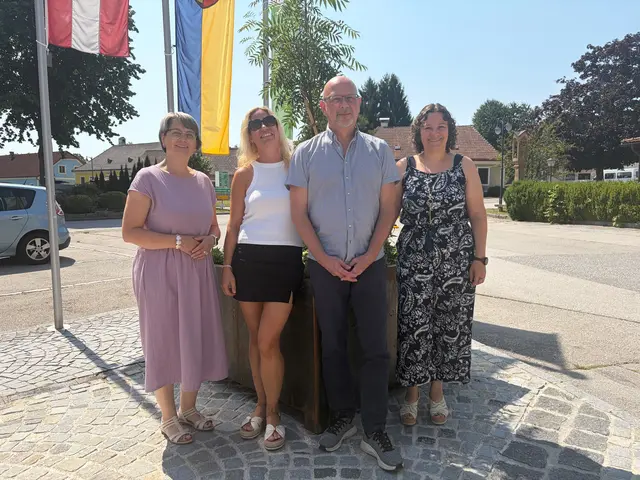 Bürgermeisterin Elisabeth Wachter, Geschäftsführende Gemeinderätin Bettina Bruckner, Peter Jungmeier und Nadine Haslinger. | Foto: Marktgemeinde Großschönau