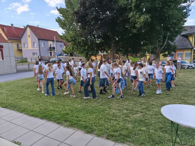 ...und diversen Figuren, was vom Publikum mit Begeisterung aufgenommen wurde. | Foto: Günther Koch 