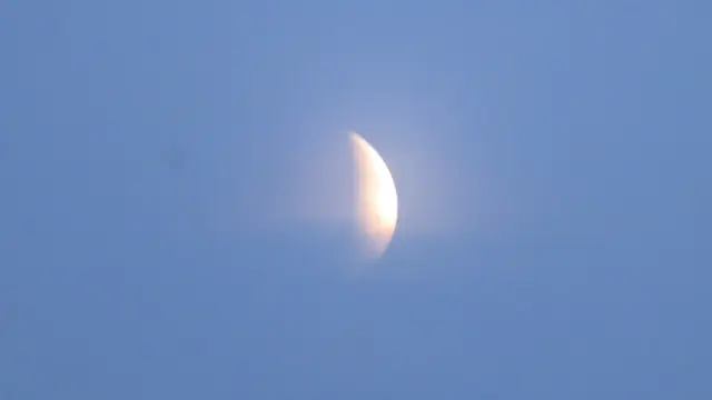 die Sonne kommt hervor 05:28 Uhr