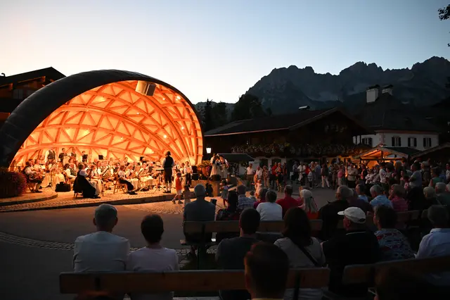 Die Musikkapelle beendete einen wunderschönen Abend.  | Foto: Monika Pletzer