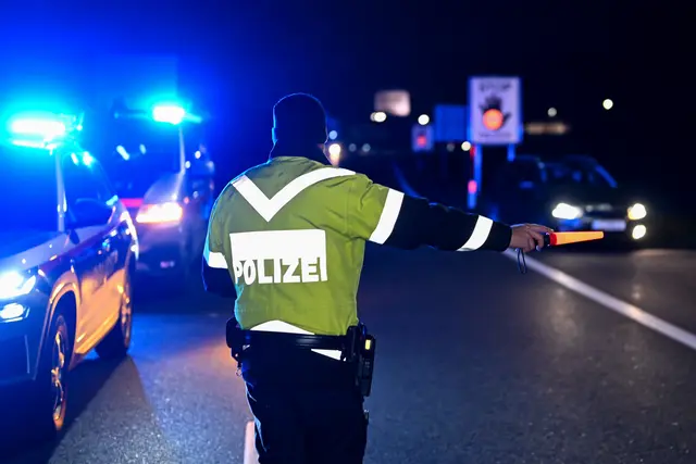 Zwischen 16 Uhr nachmittags und ein Uhr früh kontrollierte die Polizei insgesamt 187 Fahrzeuge. Es hagelte zahlreiche Anzeigen. | Foto: Team Fotokerschi (Symbolfoto)