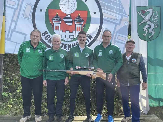 Das Team Steiermark: Edmund Strohmayrr, Landessportleiter Walter Zitz, Julian Krapfl, Gerhard Köstner, Franz Dorfer
(noch ohne Medaillen - Julian Krapfl war zum Zeitpunkt der Siegerehrung bereits beruflich nach Indien unterwegs) | Foto: Köstner