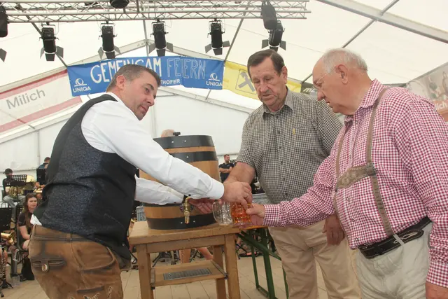 Ortschef Gary, Altbürgermeister Schütt und Pfarrer Wiesyk. | Foto: Mold