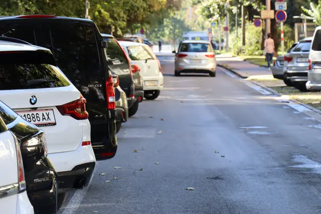 Die Parkplatzsituation in Rum könnte sich durch die Ausweitung der Parkraumbewirtschaftung in Innsbruck weiter verschärfen. | Foto: Kendlbacher