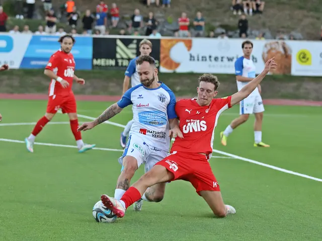 Packendes Match zwischen dem SV Gmundner Milch und der Union Gschwandt. | Foto: Hörmandinger