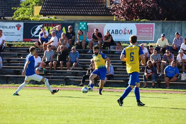 Vor 200 Zusehern feierte der ATSV St. Martin den ersten Punkt der noch jungen Saison 26/27 in der 1. Klasse Mitte. | Foto: Reischl