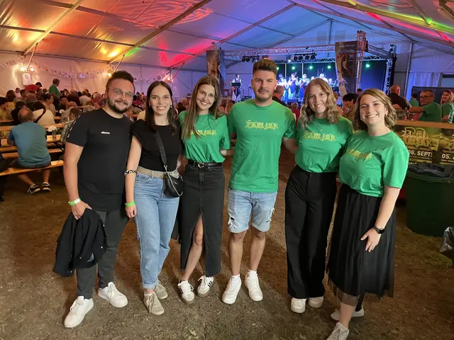 Alle helfen zusammen beim Žabljak | Foto: Gesa Buzanich