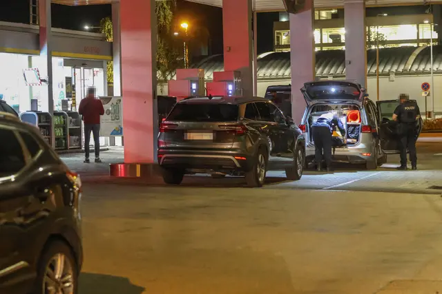 Auf brutale Art überfiel ein maskierter Täter die Eni-Tankstelle in der Grieskirchner Straße in Wels-Neustadt und erbeutete mit seiner Pistole Bargeld. | Foto: laumat.at