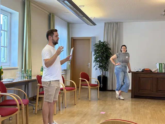 Mathias Rosenberger und Selina Burgstaller haben den Workshop kurzweilig moderiert und spannend gestaltet. | Foto: MeinBezirk/Susanne Veronik