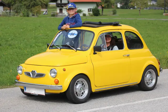 Kleiner Mann mit kleinem Auto und doch hoch hinaus. | Foto: Schwaighofer