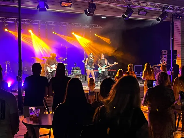 Den krönenden Abschluss des Eventsommers bildete Anna-Sophie's Konzert.  | Foto: GEZ west/Jürgen Monschein