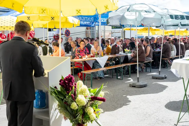 Auch Ehrengäste versammelten sich, um das Engagement der Helfenden hervorzuheben.  | Foto: Martin Baumegger/Hammer Photography