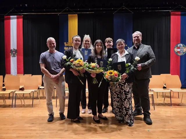 Pflege- und Betreuungsmanager Peter Kitzler, Petra Gerstbauer, Tamara Brunner, Denise Scharf, Niklas Bayer, Martina Wimmer-Strohmayer, Kaufmännischer Direktor Roland Hofbauer | Foto: PBZ Zwettl
