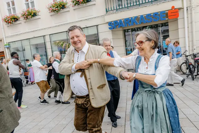 Volkstanz mit Vizebürgermeister Markus Riedmayer. | Foto: 2025psb/c.kollerics