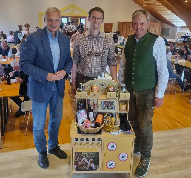 Von rechts: Altbürgermeister Hannes Schweighofer, Bgm. Hannes Fürstaller und LAbg. Josef Schöchl. | Foto: Josef Schöchl