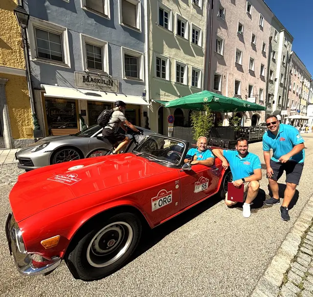 BOM-Inn-Salzach Classic Manager Klemens Steidl war einer der Ersten bei der Sonderprüfung am Oberen Stadtplatz in Schärding. | Foto: Franz Gruber