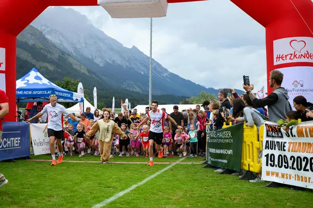 1.076 Teilnehmende sorgten am 7. September beim Herzlauf Tirol in Thaur für einen neuen Teilnahmerekord. | Foto: Christian & Daniela Moser | Foto Moser