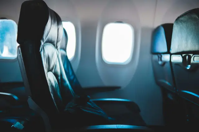 Betroffen seien unter anderem Burschen und Mädchen, die von ihren Eltern häufig unter dem Vorwand eines Urlaubs in die Herkunftsländer der Familien gebracht würden. (Symbolbild) | Foto: Erik Mclean/Unsplash