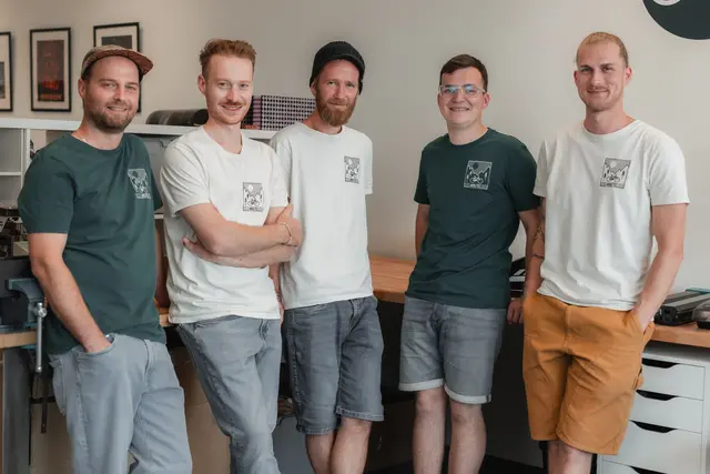 Das AkkuTec-Team zeigt, wie Nachhaltigkeit und Wirtschaftlichkeit zusammenpassen. | Foto: AkkuTec