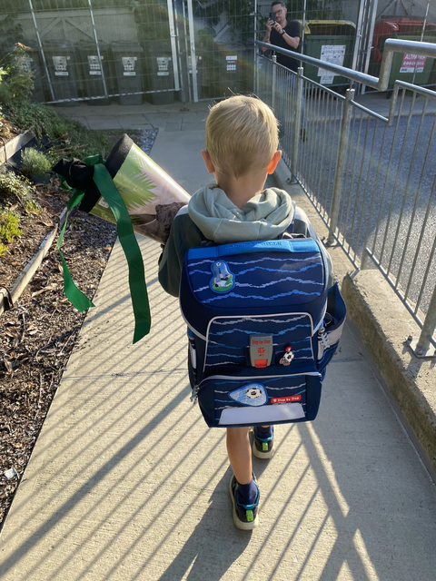 Ein schöner Tag für Kinder – für die Eltern ist der Schulstart oft mit großen finanziellen Herausforderungen verbunden. | Foto: MeinBezirk.at