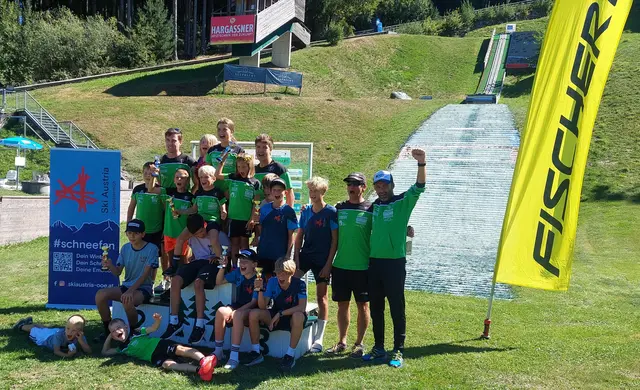 Die Höhnharter Skispringer nach dem Landescup. | Foto: ASVÖ SC Höhnhart